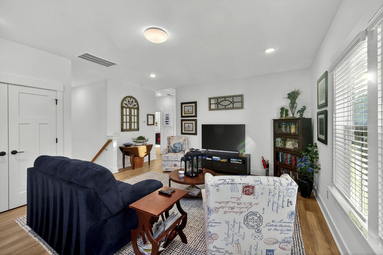 106 Pine Waters Lane Photo 29