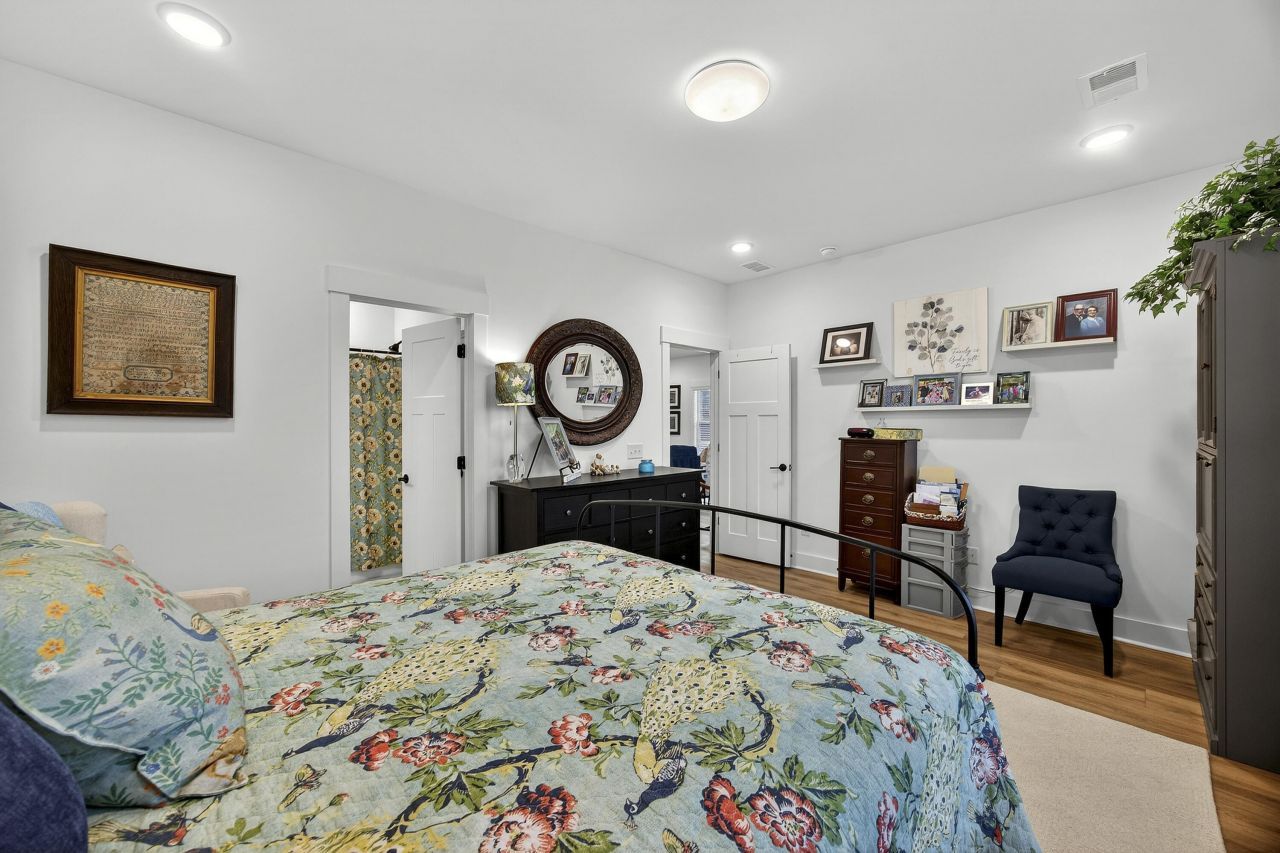 106 Pine Waters Lane Photo 31