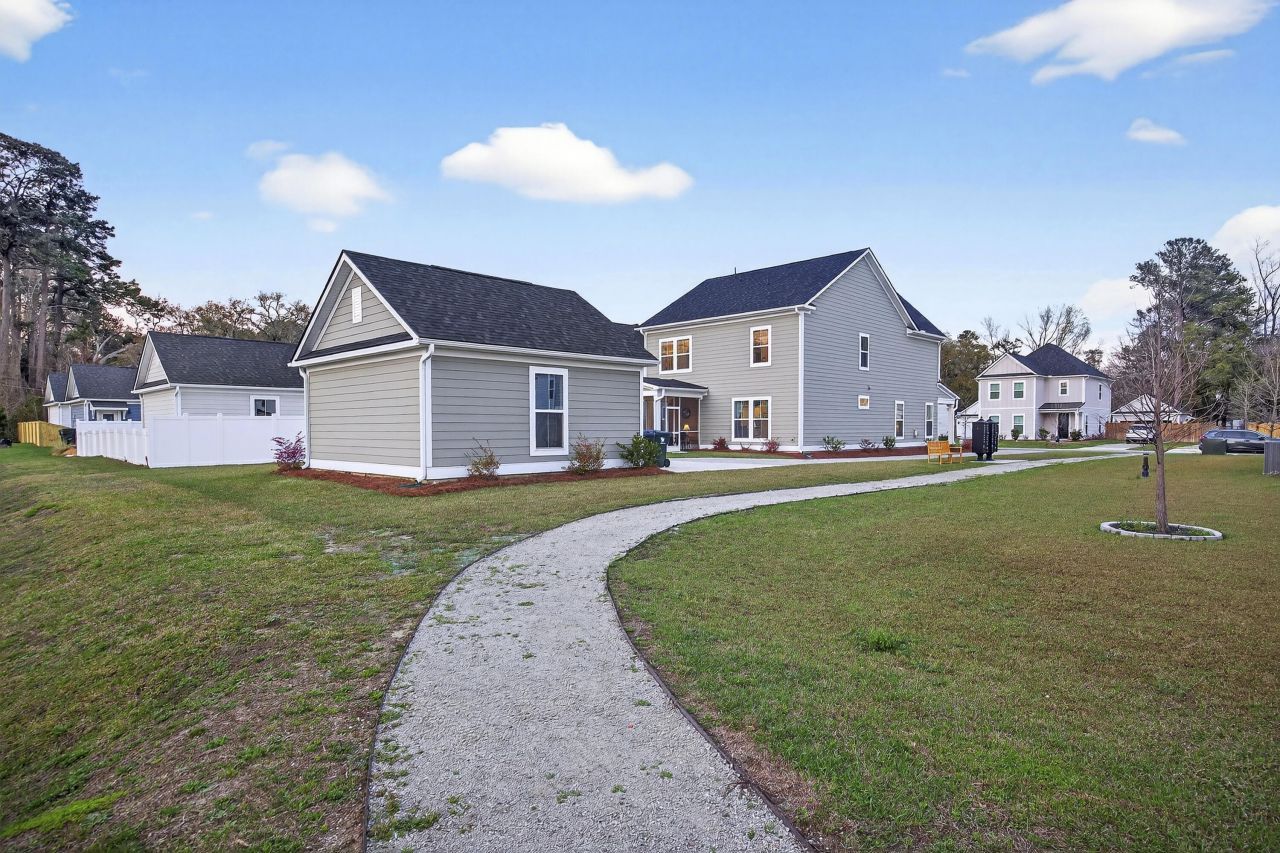 106 Pine Waters Lane Photo 45