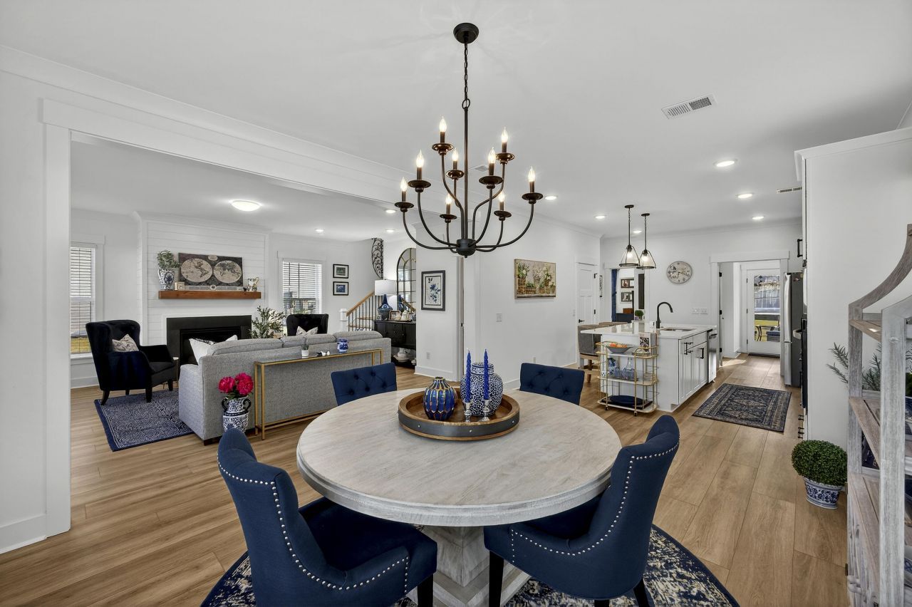 106 Pine Waters Lane Photo 9