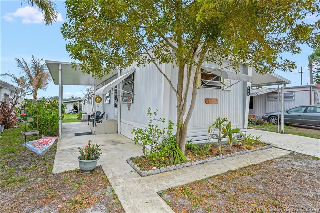 608 Garden View Way Ne, Jensen Beach, FL 34957 Photo