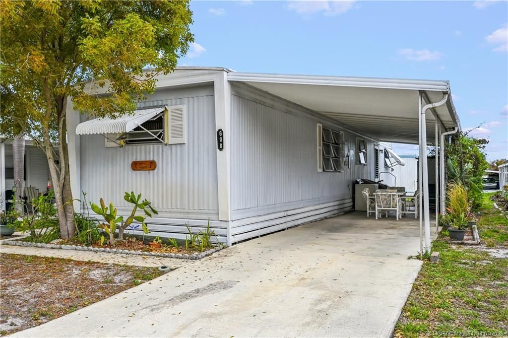 608 Garden View Way Ne, Jensen Beach, FL 34957 Photo