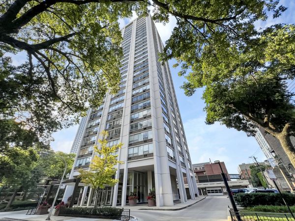 70 W Burton Place, Unit 301F, Chicago, IL 60610
