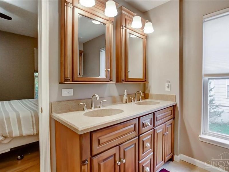 1872 Olde Haley Drive, Washington Township, OH 45458 Photo 11