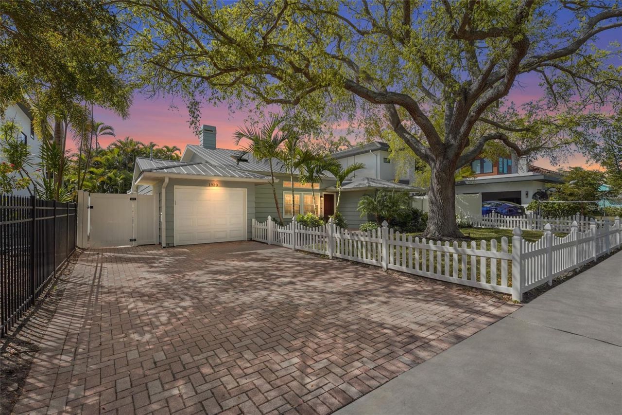 1920 Wisteria Street, Sarasota, FL 34239 Photo