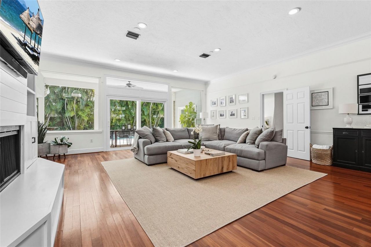 1920 Wisteria Street, Sarasota, FL 34239 Photo