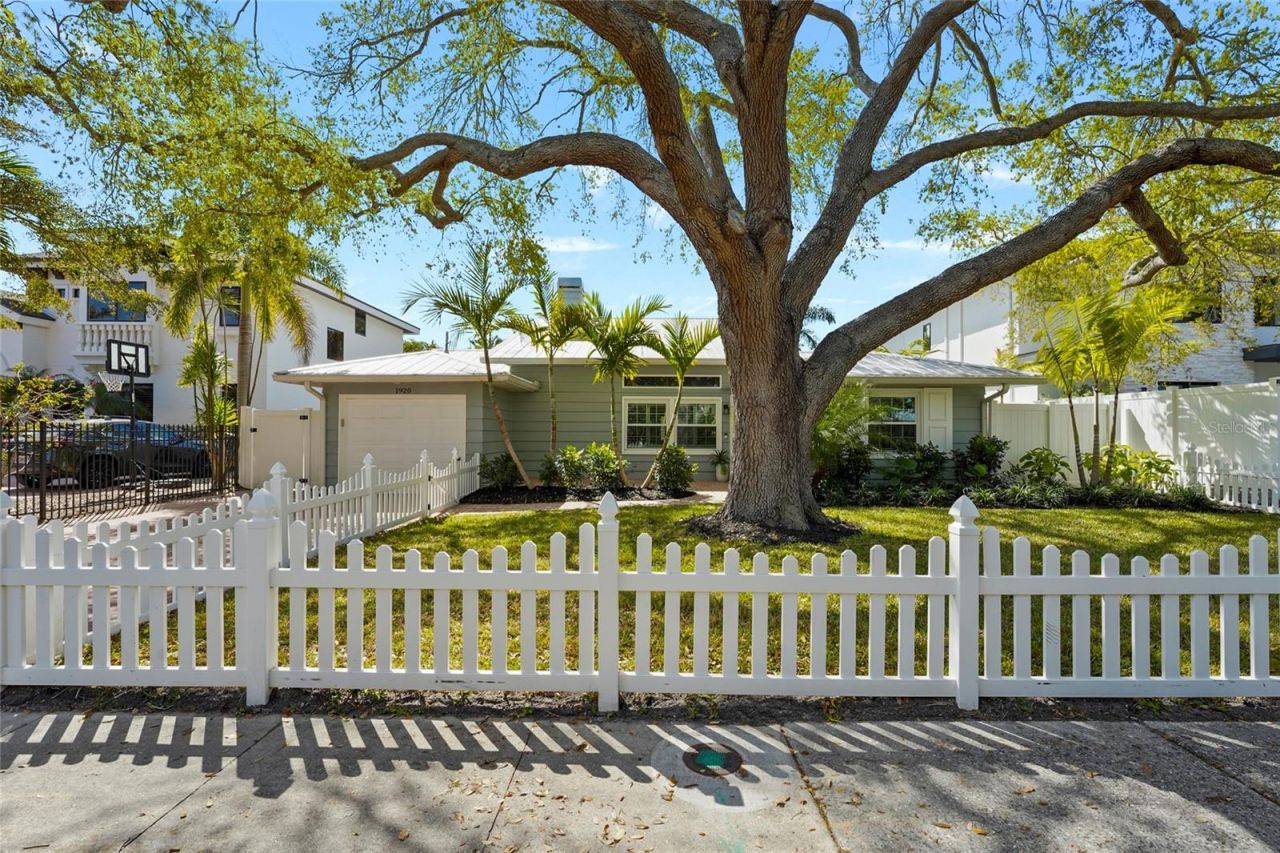 1920 Wisteria Street, Sarasota, FL 34239 Photo