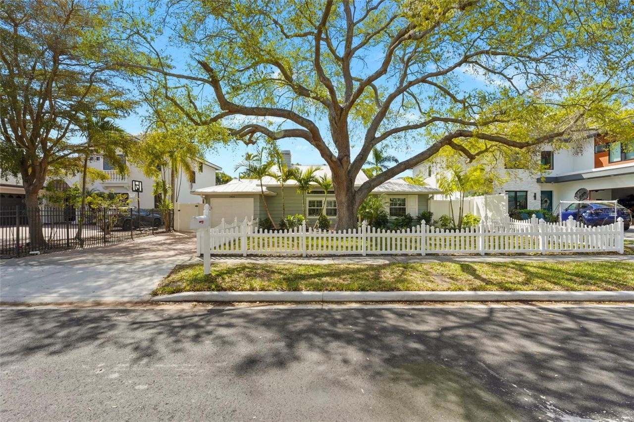 1920 Wisteria Street, Sarasota, FL 34239 Photo