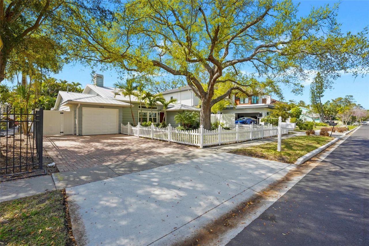 1920 Wisteria Street, Sarasota, FL 34239 Photo