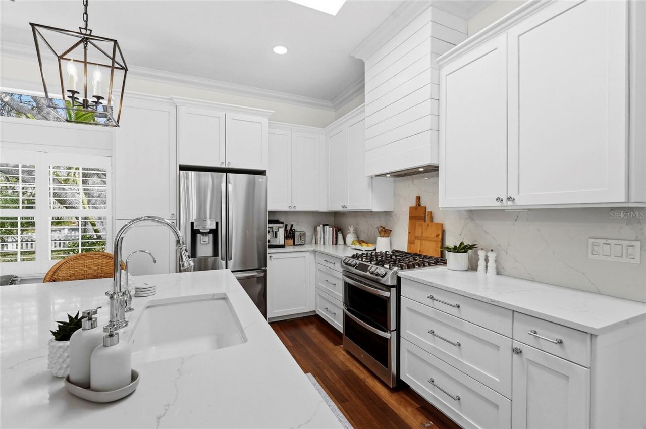 1920 Wisteria Street, Sarasota, FL 34239 Photo