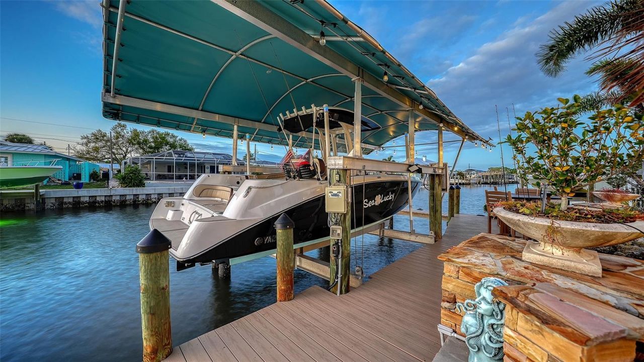 10432 Spoonbill Road W, Bradenton, FL 34209 Photo