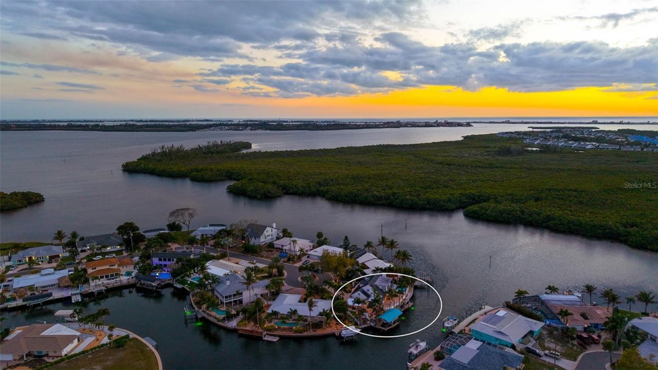 10432 Spoonbill Road W, Bradenton, FL 34209 Photo