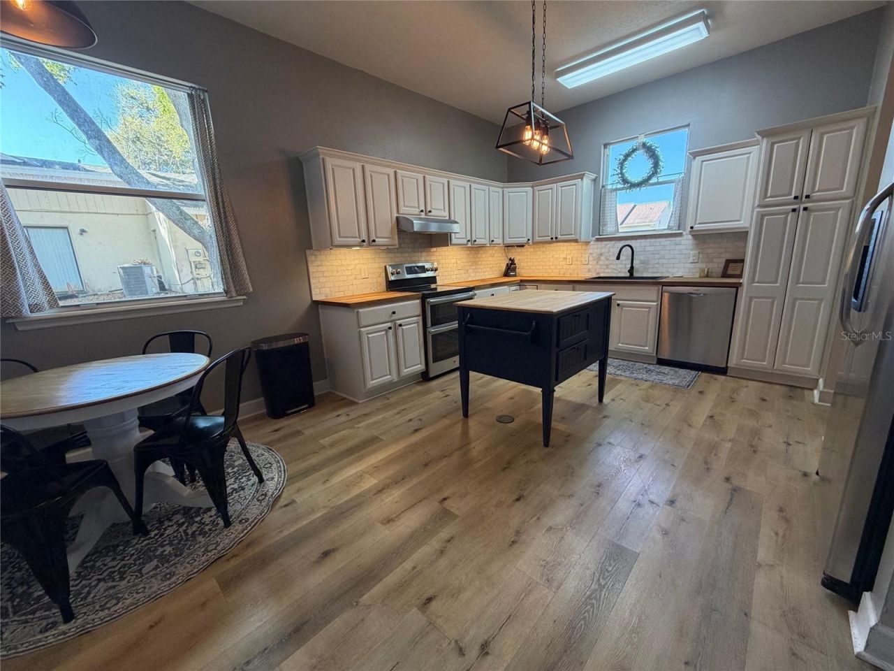 1527 Dess Drive , Orlando, FL 32818 Photo