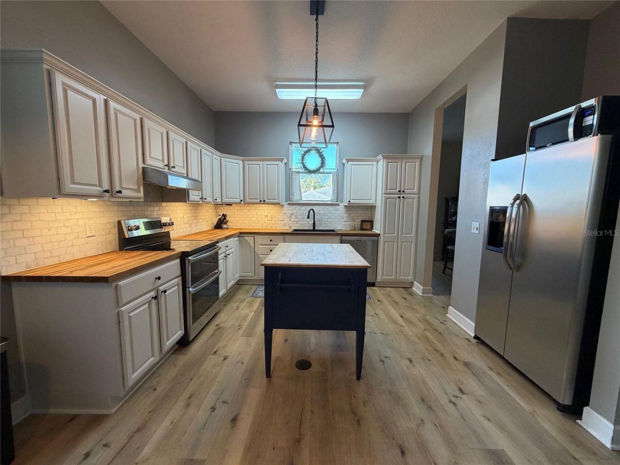 1527 Dess Drive , Orlando, FL 32818 Photo