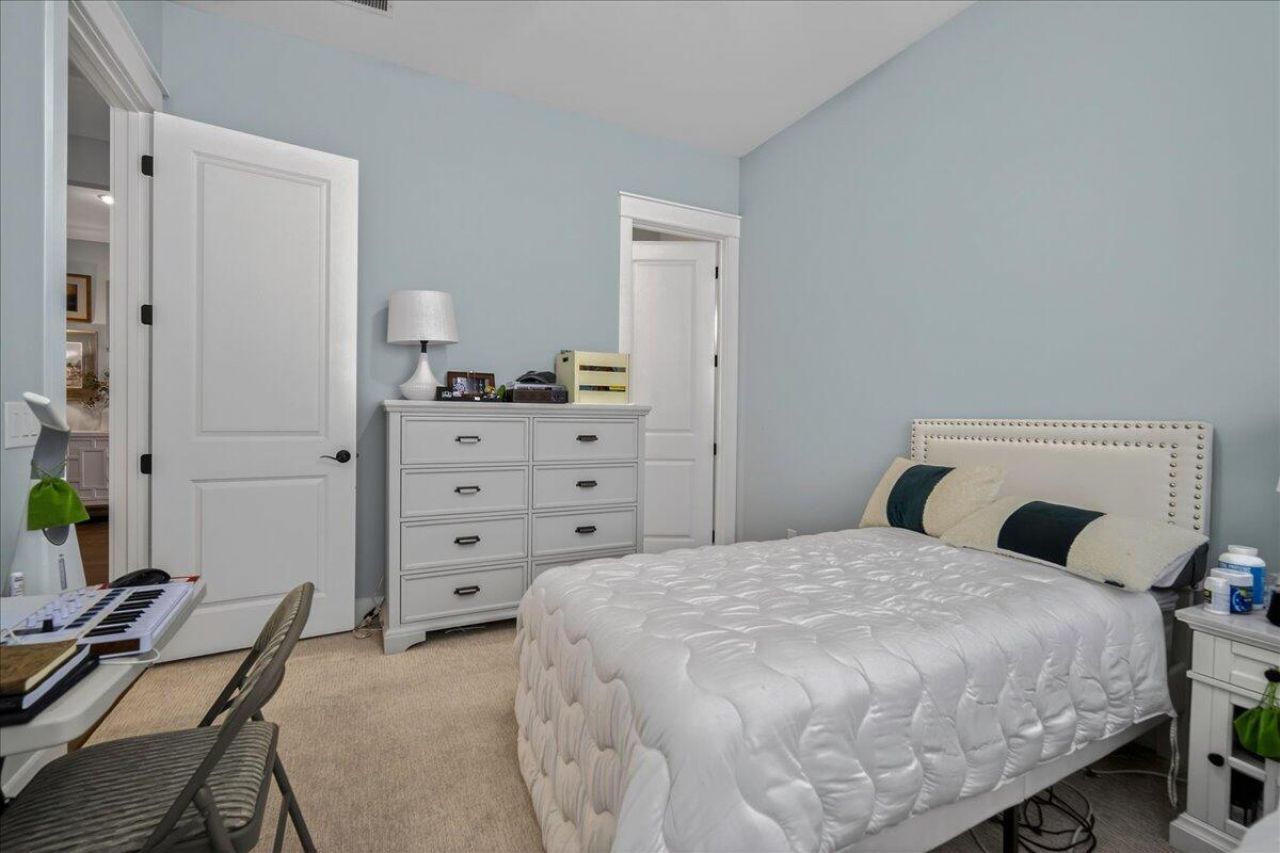 546 Marsh Cove Circle Photo 10