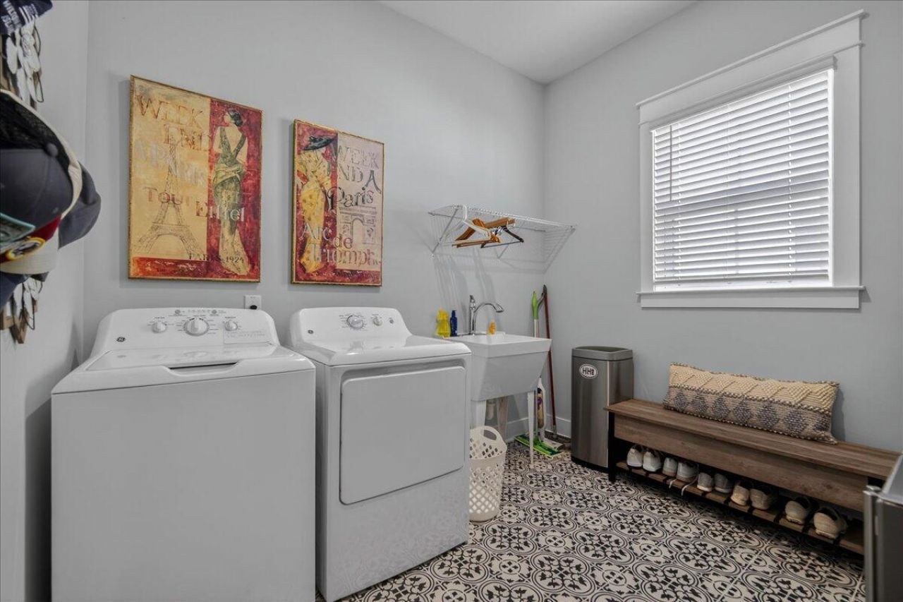 546 Marsh Cove Circle Photo 15