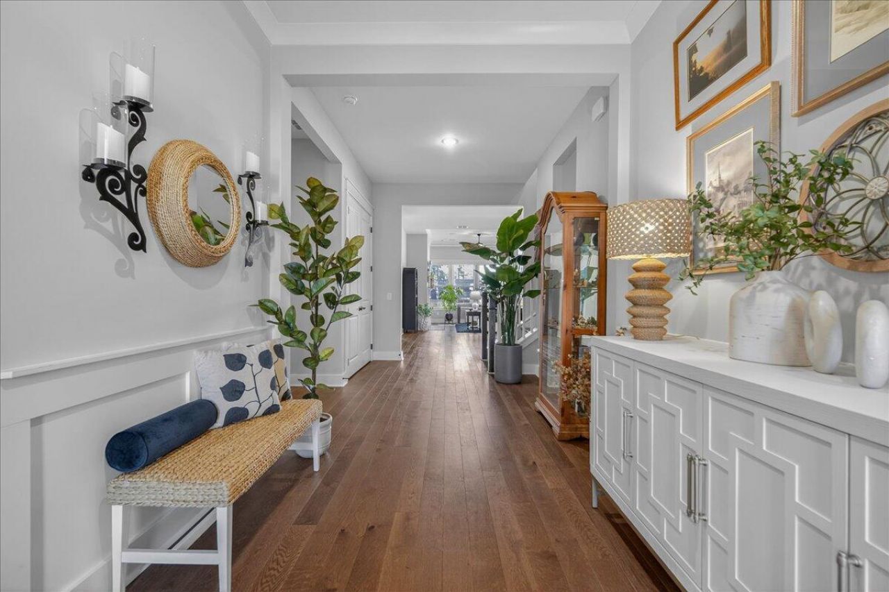 546 Marsh Cove Circle Photo 7