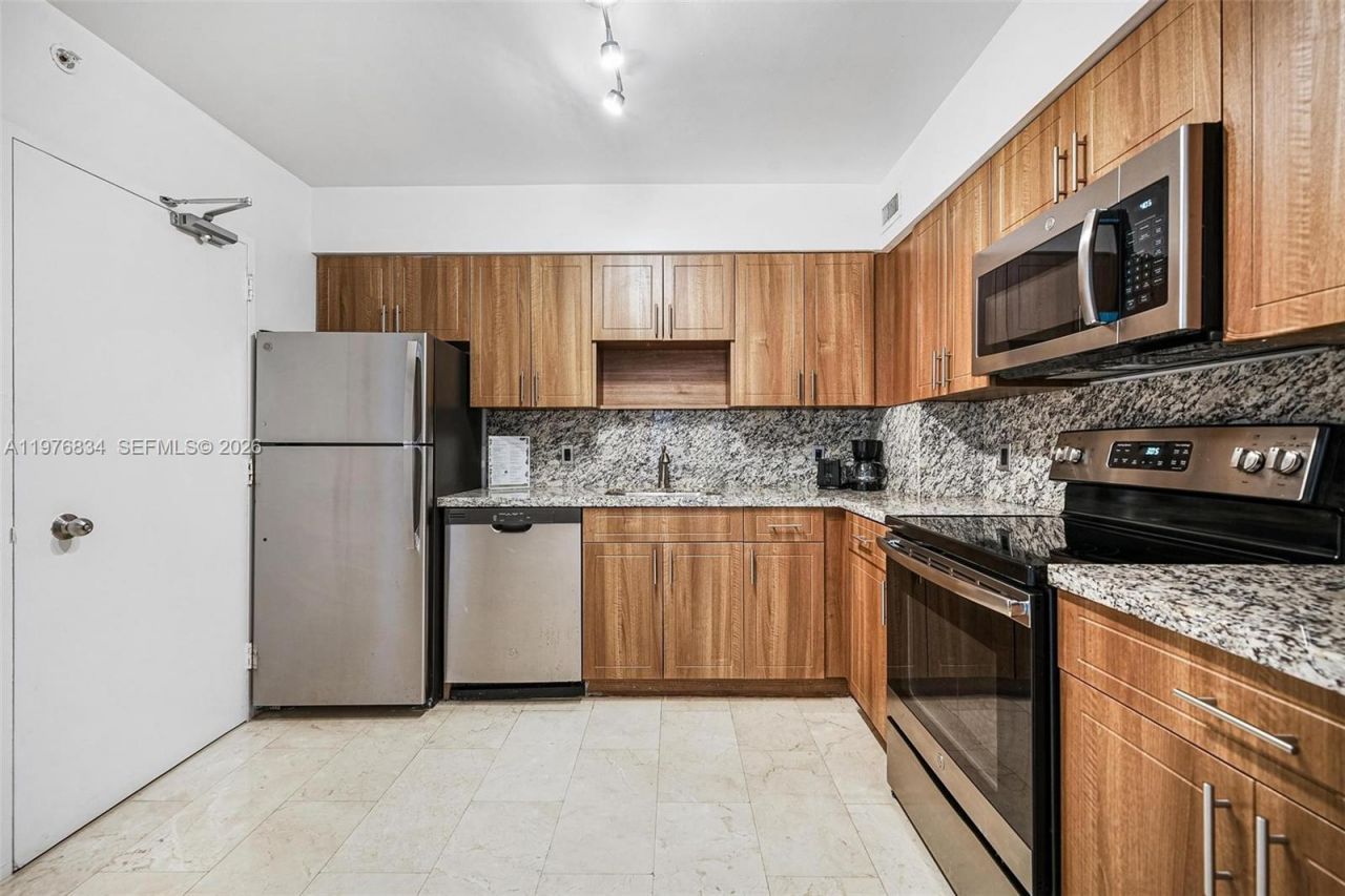5101 Collins Ave, Unit 11L, Miami Beach, FL 33140 Photo