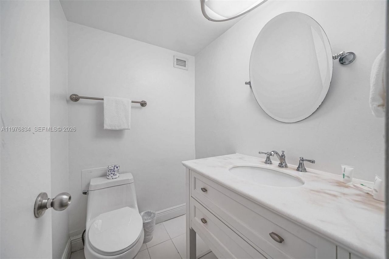 5101 Collins Ave, Unit 11L, Miami Beach, FL 33140 Photo