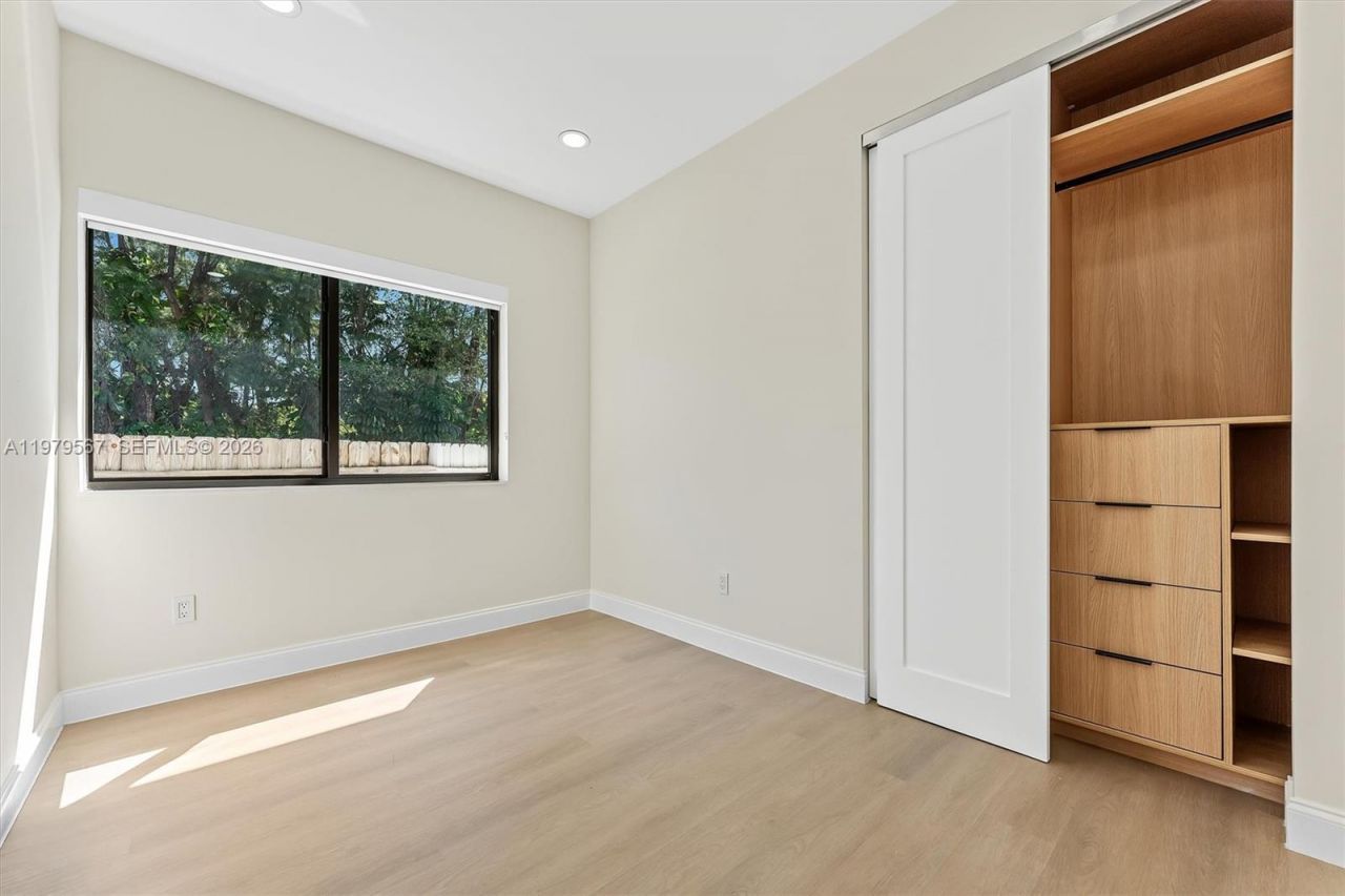 4144 Alton Rd , Miami Beach, FL 33140 Photo