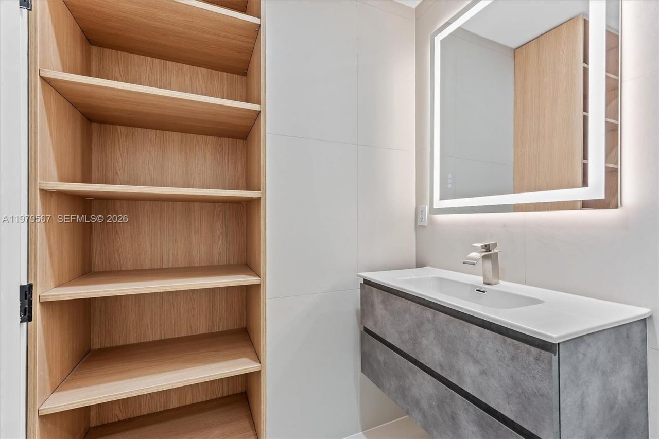 4144 Alton Rd , Miami Beach, FL 33140 Photo