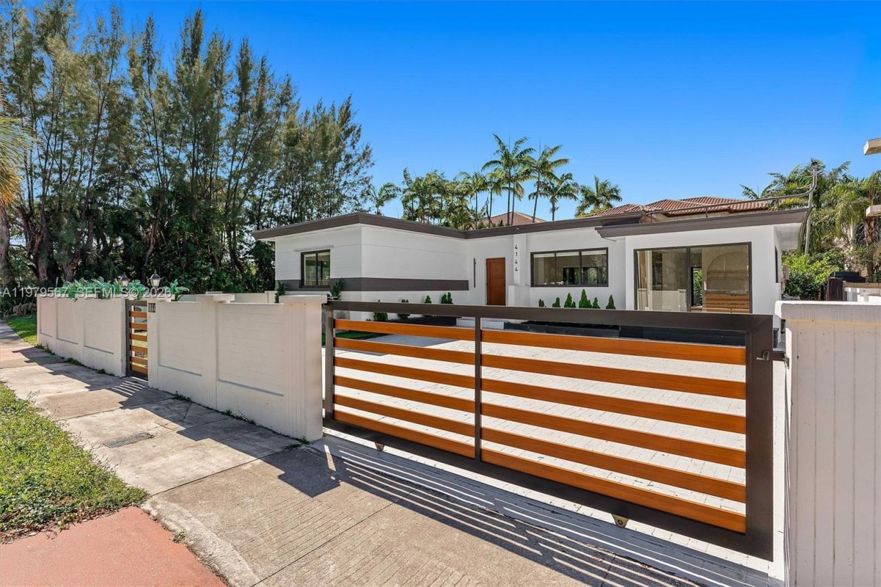 4144 Alton Rd , Miami Beach, FL 33140 Photo