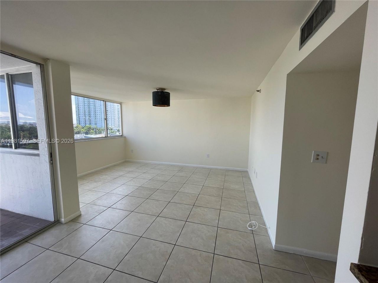1700 NW N River Dr, Unit 901, Miami, FL 33125 Photo