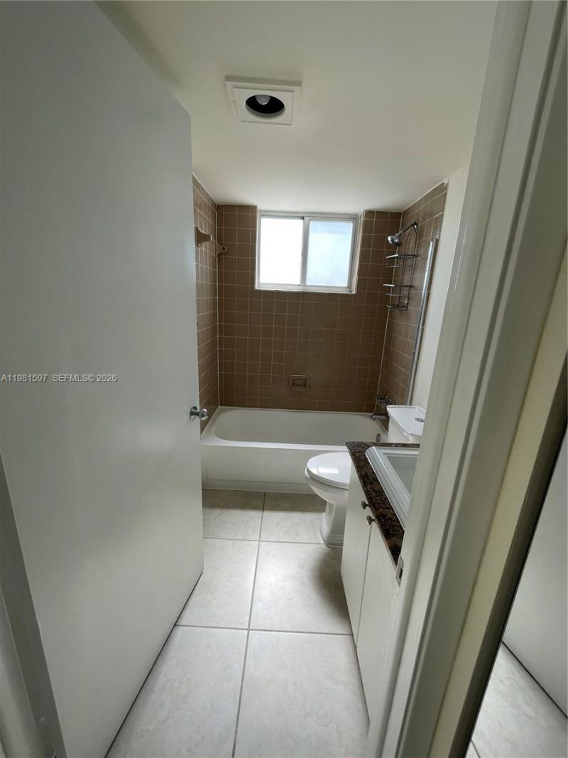 1700 NW N River Dr, Unit 901, Miami, FL 33125 Photo