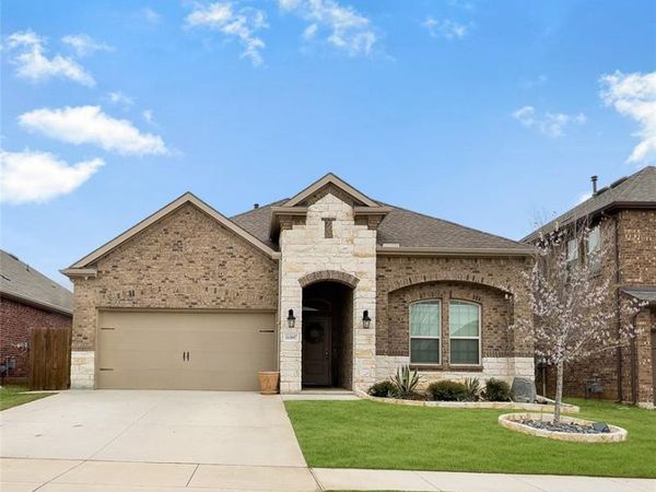 11207 Hawks Landing Drive, Aubrey, TX 76227