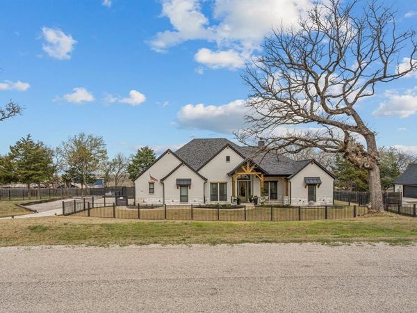 1004 Meadow Wood Terrace, Azle, TX 76020