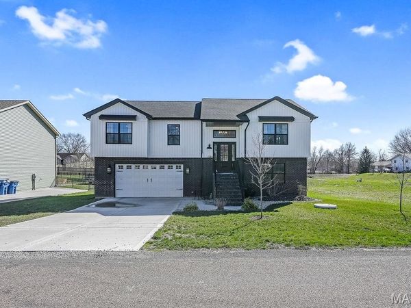 1080 Barbados Drive , Edwardsville, IL 62025