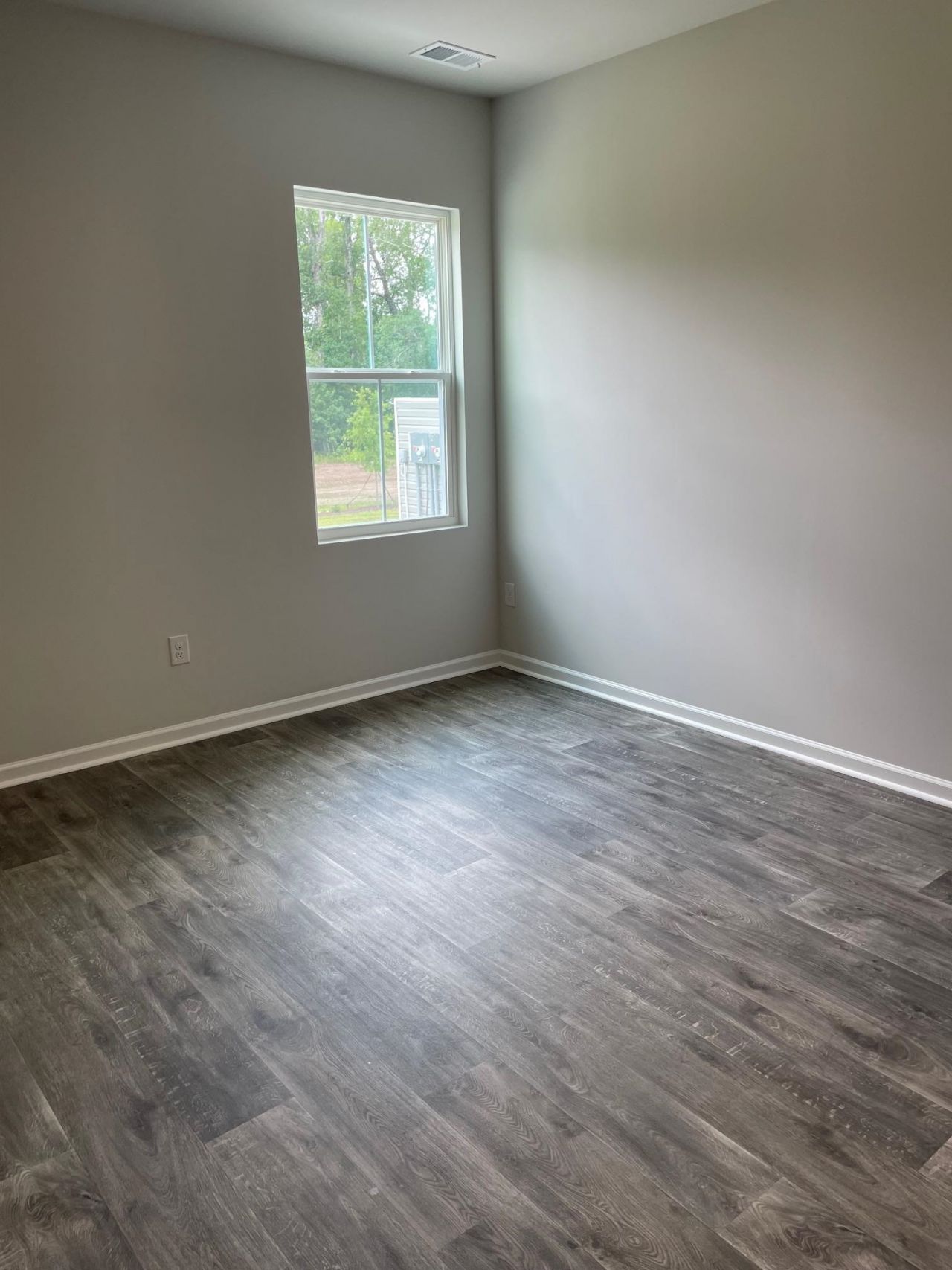 125 Hoffman Park Dr. Photo 8