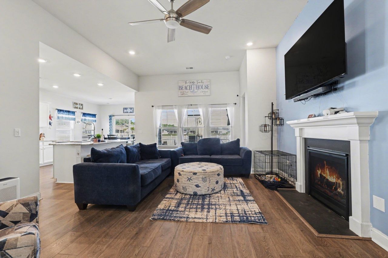 746 Harrison Mill St. Photo 14