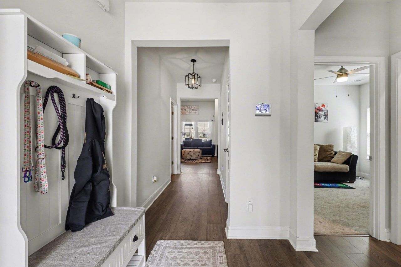 746 Harrison Mill St. Photo 7