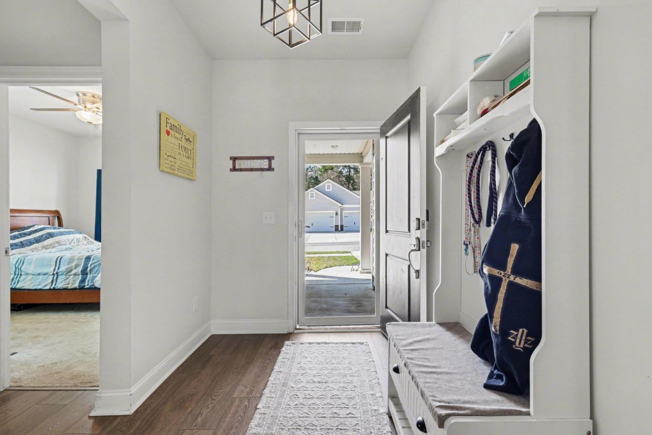 746 Harrison Mill St. Photo 8