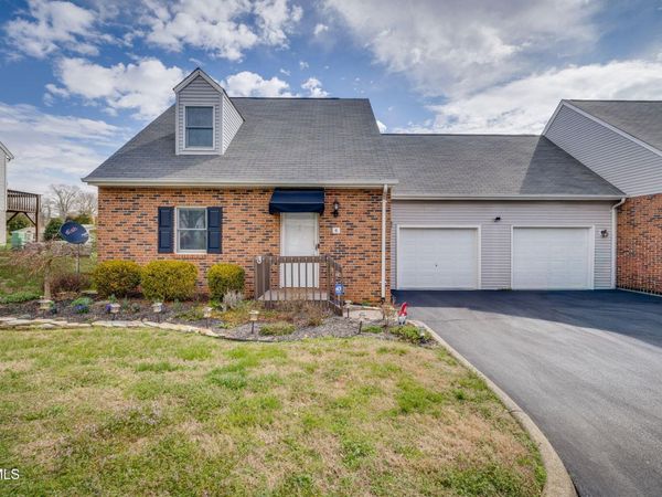 2700 Indian Ridge Road, Unit 4, Johnson City, TN 37604
