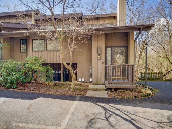 111 Tree Top Lane, Unit 111, Johnson City, TN 37601