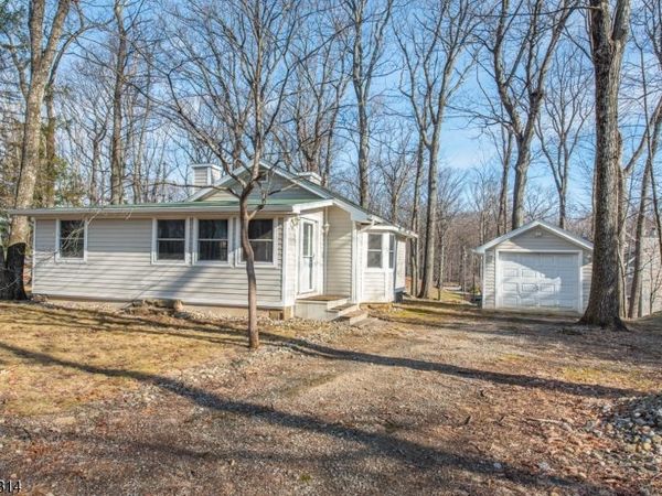 18 Oak Ln M, Montville, NJ 07045