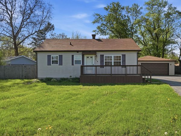 316 Oak Circle, Crown Point, IN 46307