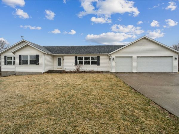 509 Florence Street , Norway, IA 52318