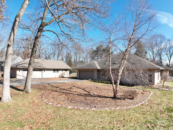 W307N6992 Club Cir E, Merton, WI 53029