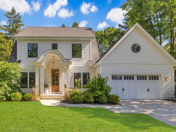 1250 Fairhaven Blvd, Elm Grove, WI 53122