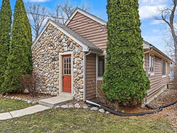 7307 West View Dr, Norway, WI 53185