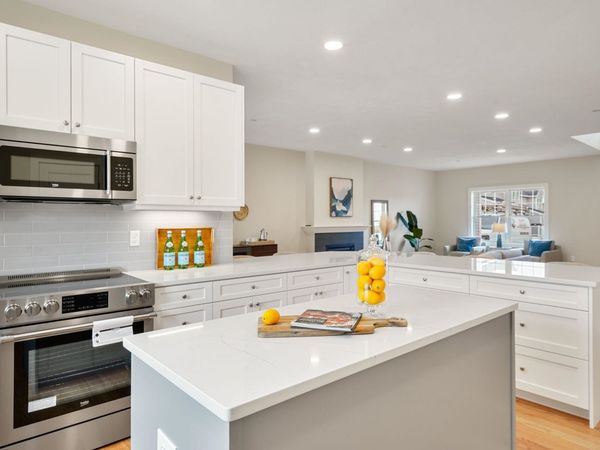 71 Driftwood Circle, Unit 27, Sandown, NH 03873