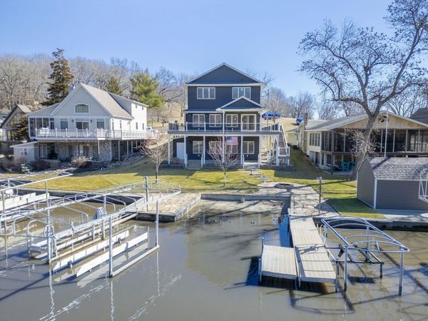 22598 262nd St Street, Delhi, IA 52223