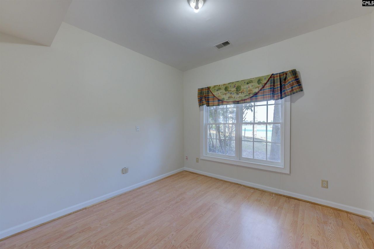 323 Regatta Road Photo 29