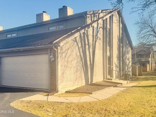 1144 Bernath Parkway, Toledo, OH 43615