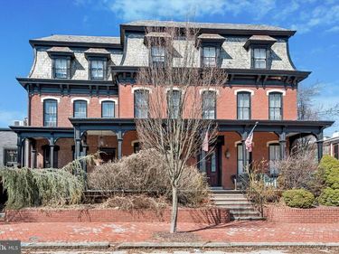 201 W BARNARD STREET, Unit 2, WEST CHESTER, PA 19382