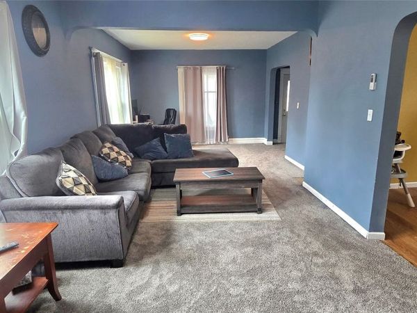 1616 8th Avenue, Belle Plaine, IA 52208