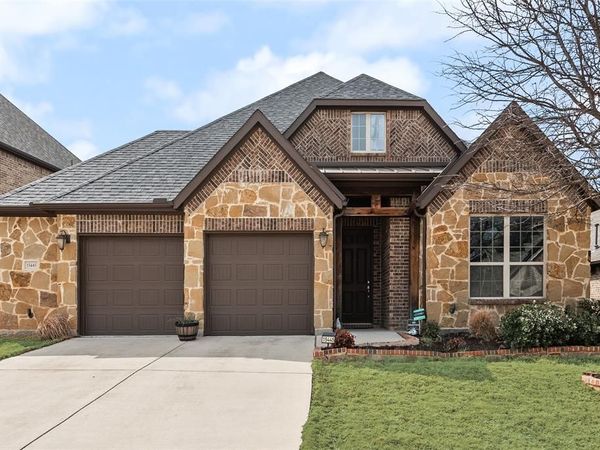 15445 Bluffdale Drive, Fort Worth, TX 76262